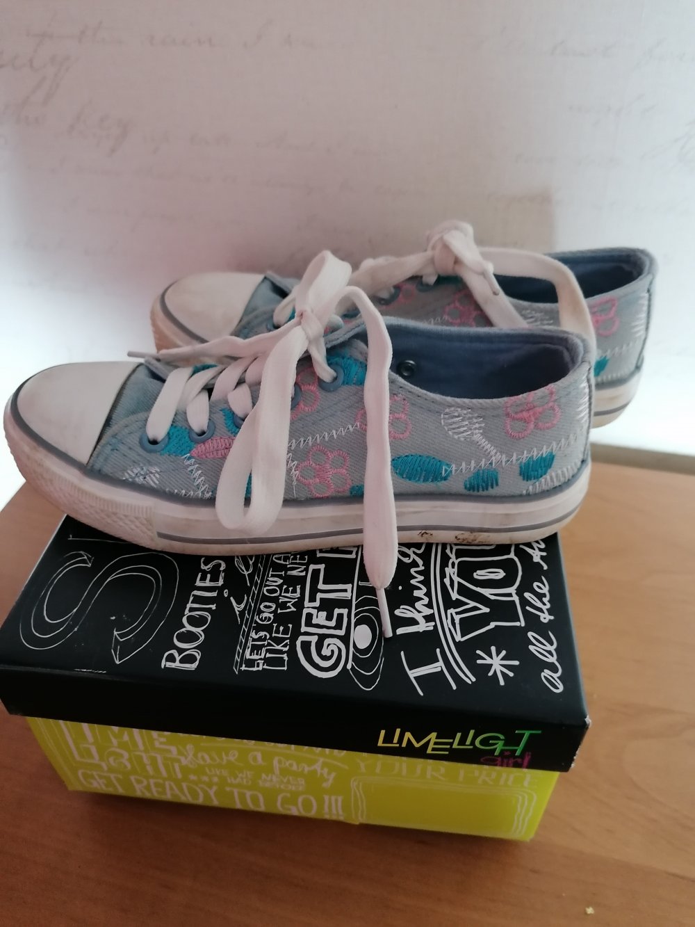Limelight: bunte Segeltuchschuhe Gr. 33