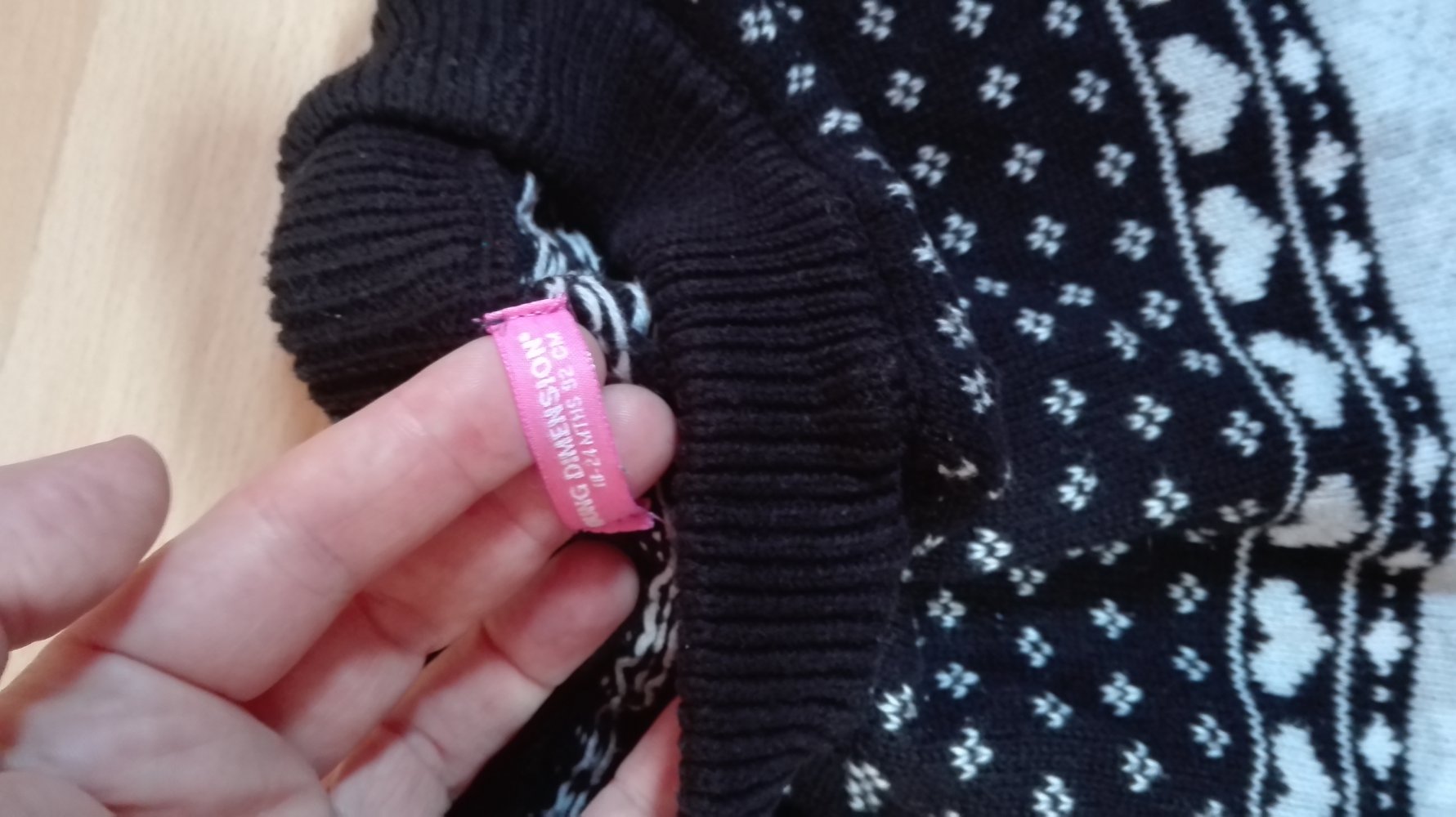 Schwarz grau gemusterter Strickrock Gr. 92/98
