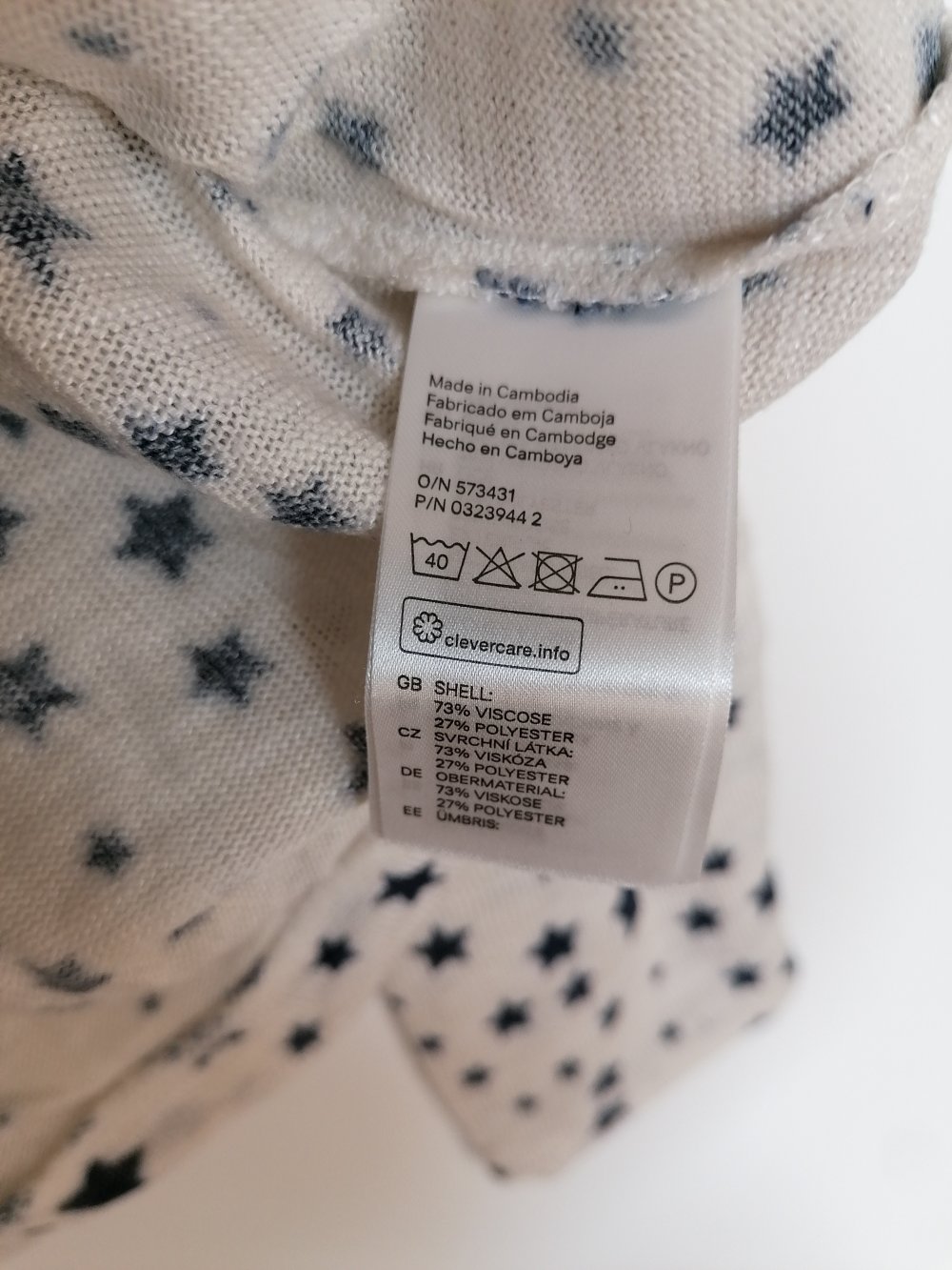 H&M: toller dünner Langarmpulli mit Sternen Gr. S