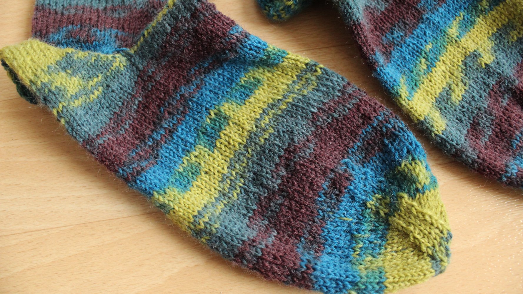 Selbstgestrickte Wollsocken