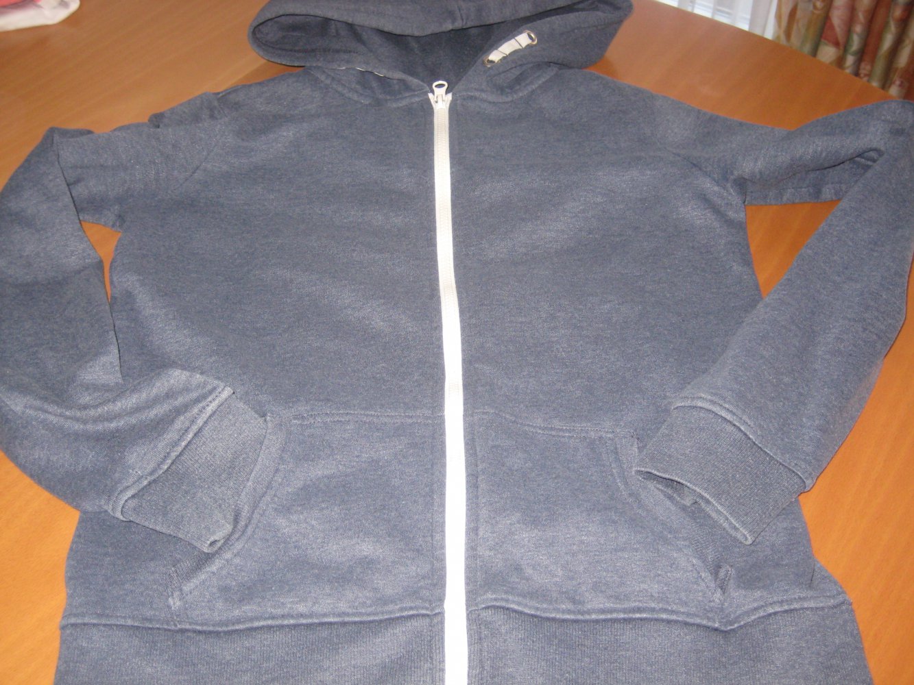 Kapuzensweatjacke Gr. 158/164 in Melierter-Optik #here+there