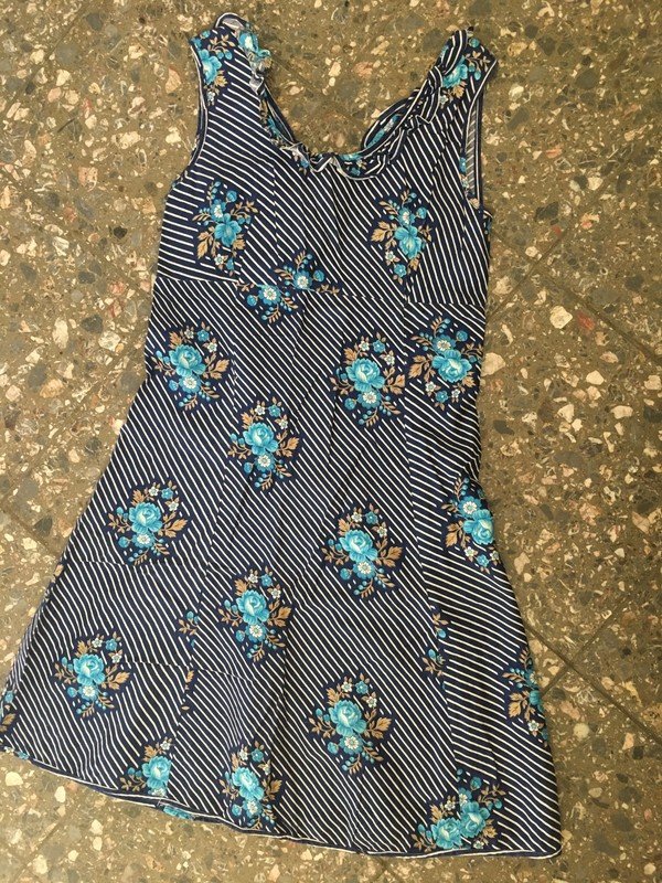 Kleid aus Baumwolle