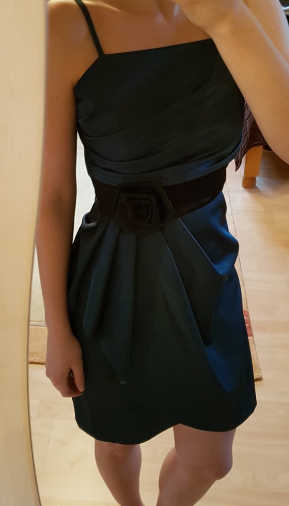 dunkelgrünes Abendkleid 