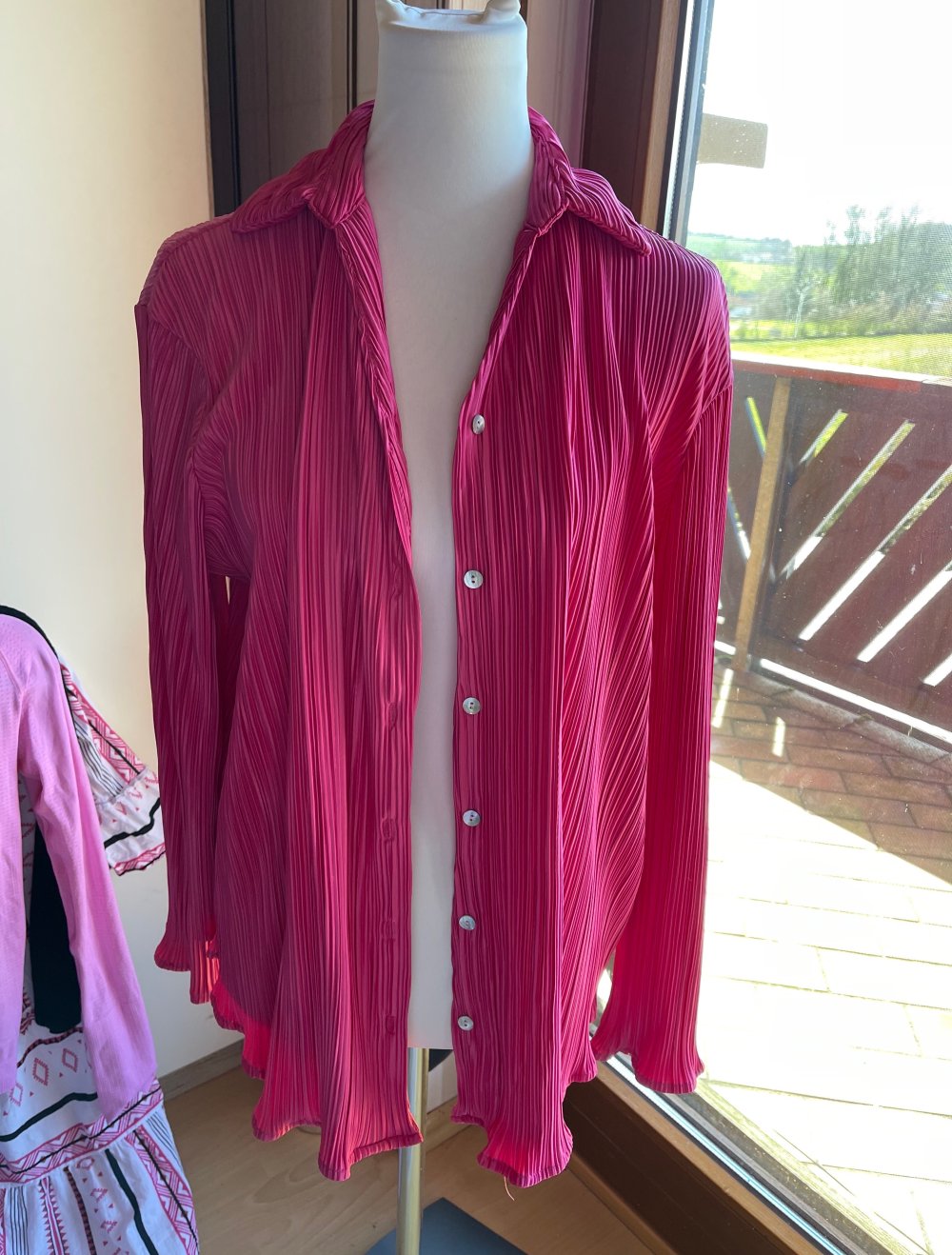 Ninety-9 pleated sundaze shirt wild berry