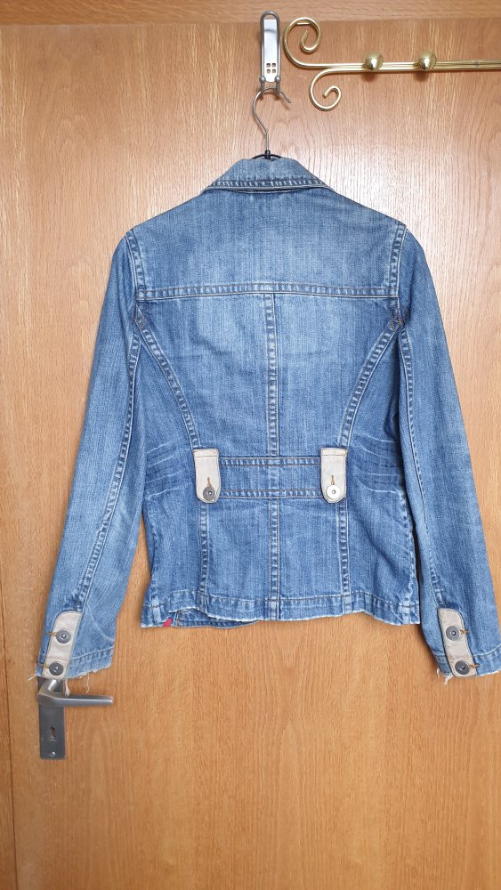 Jeansjacke von Esprit, Gr S, destroyed look