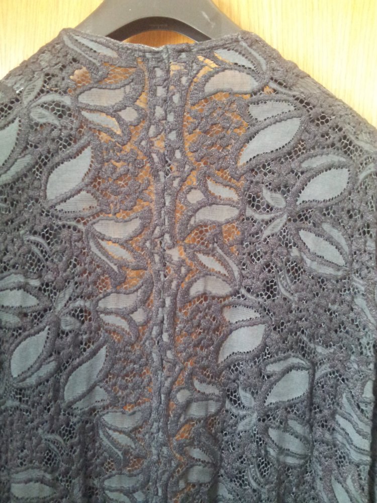 Langer Cardigan mit Spitze, schwarz/ grau,  Gr M