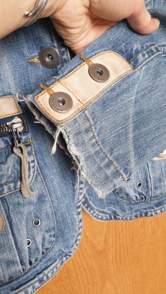 Jeansjacke von Esprit, Gr S, destroyed look