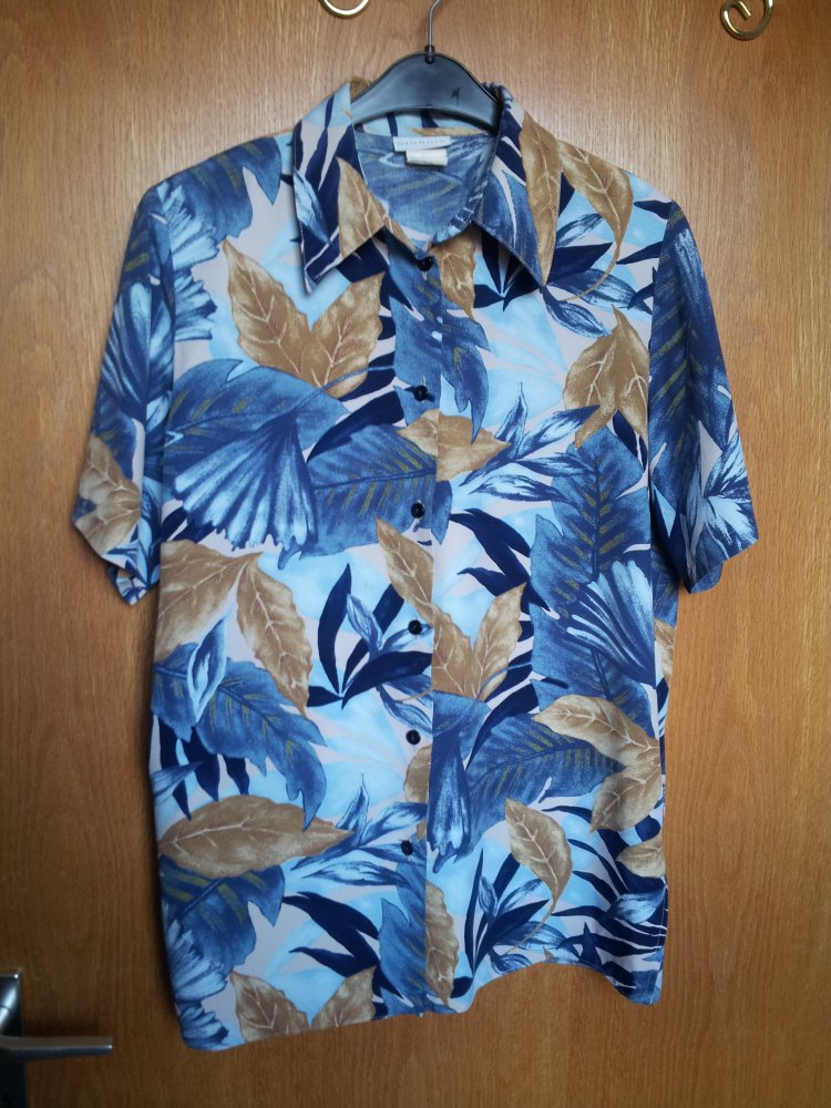 Bluse mit großen Blumen Gr 38 Gr 40, oversized, reine Viskose, mit Schulterpolster