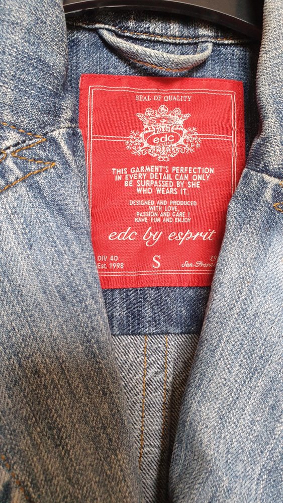 Jeansjacke von Esprit, Gr S, destroyed look
