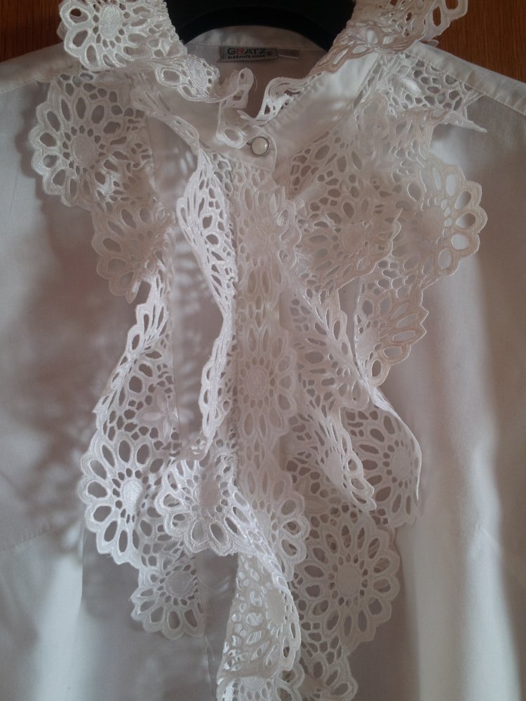 Festliche Bluse, Trachten, Gr. 42 mit Spitze von Grätz