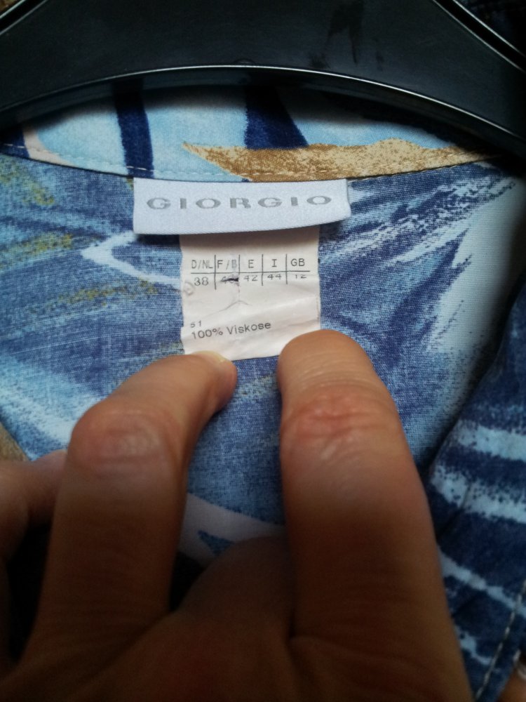 Bluse mit großen Blumen Gr 38 Gr 40, oversized, reine Viskose, mit Schulterpolster