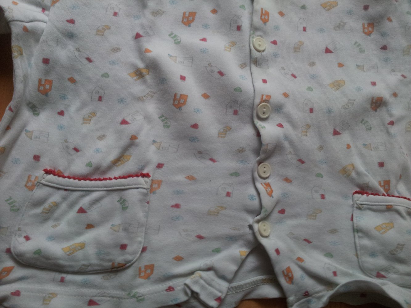 Schlafanzug 2 teilig C&A weiß Häuser Herze Socken Strümpfe Gr. 92