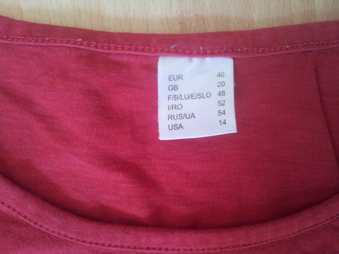 Pullover rot Gr. 46  mit kleinen Taschen