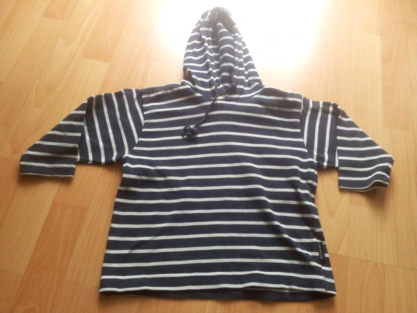  Kaputzenpullover schwarz weiß Streifen Gr. 98