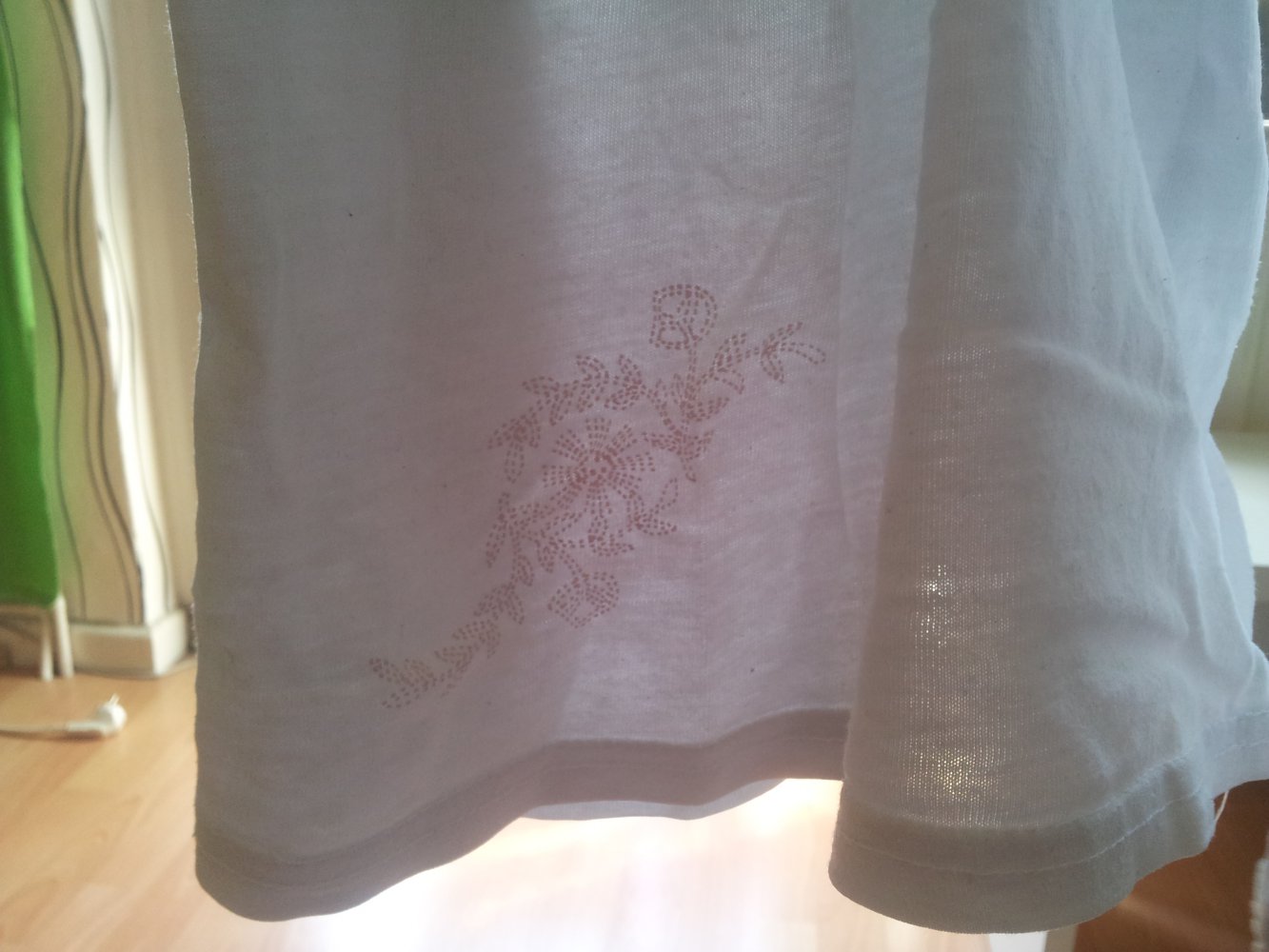 Pullover TCM weiß dezenter Druck in nude Gr. 98/104 