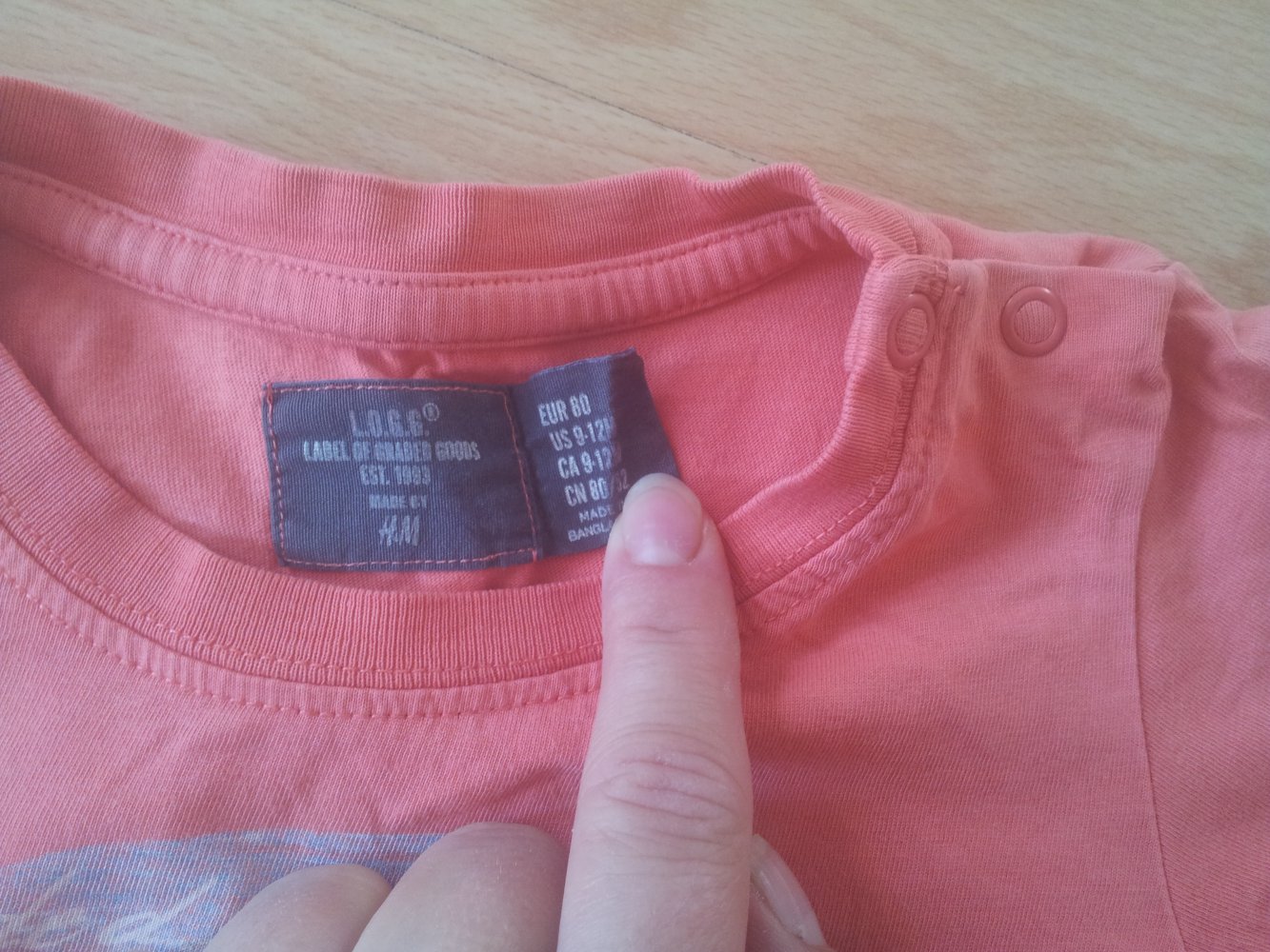 Shirt H&M L.O.G.G koralle weiß Surfer Gr. 80