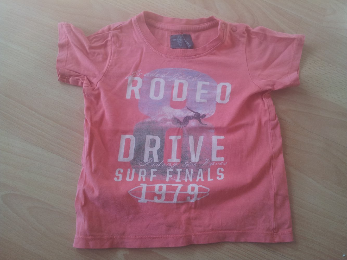 Shirt H&M L.O.G.G koralle weiß Surfer Gr. 80