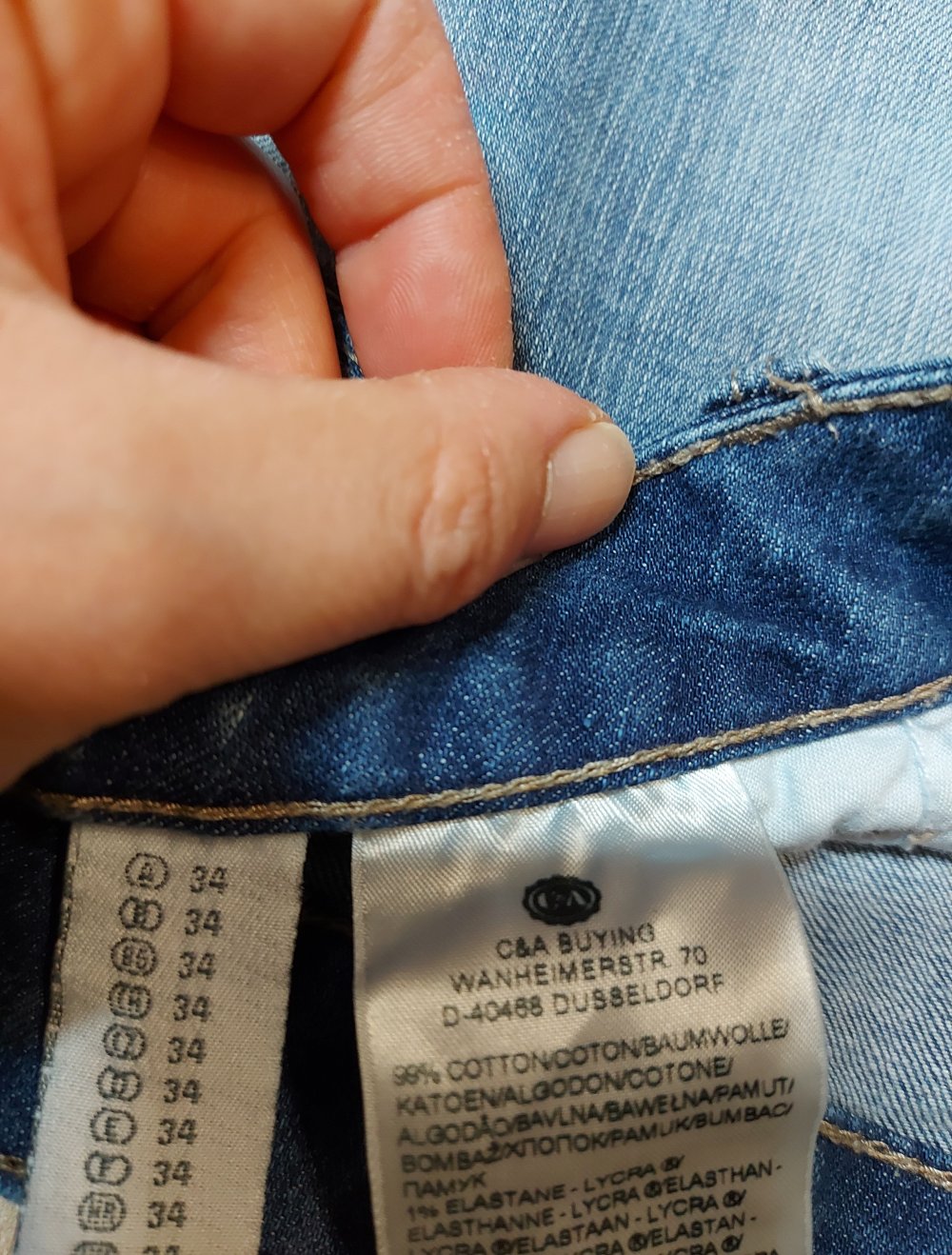 Jeansshorts Größe 34 C&A