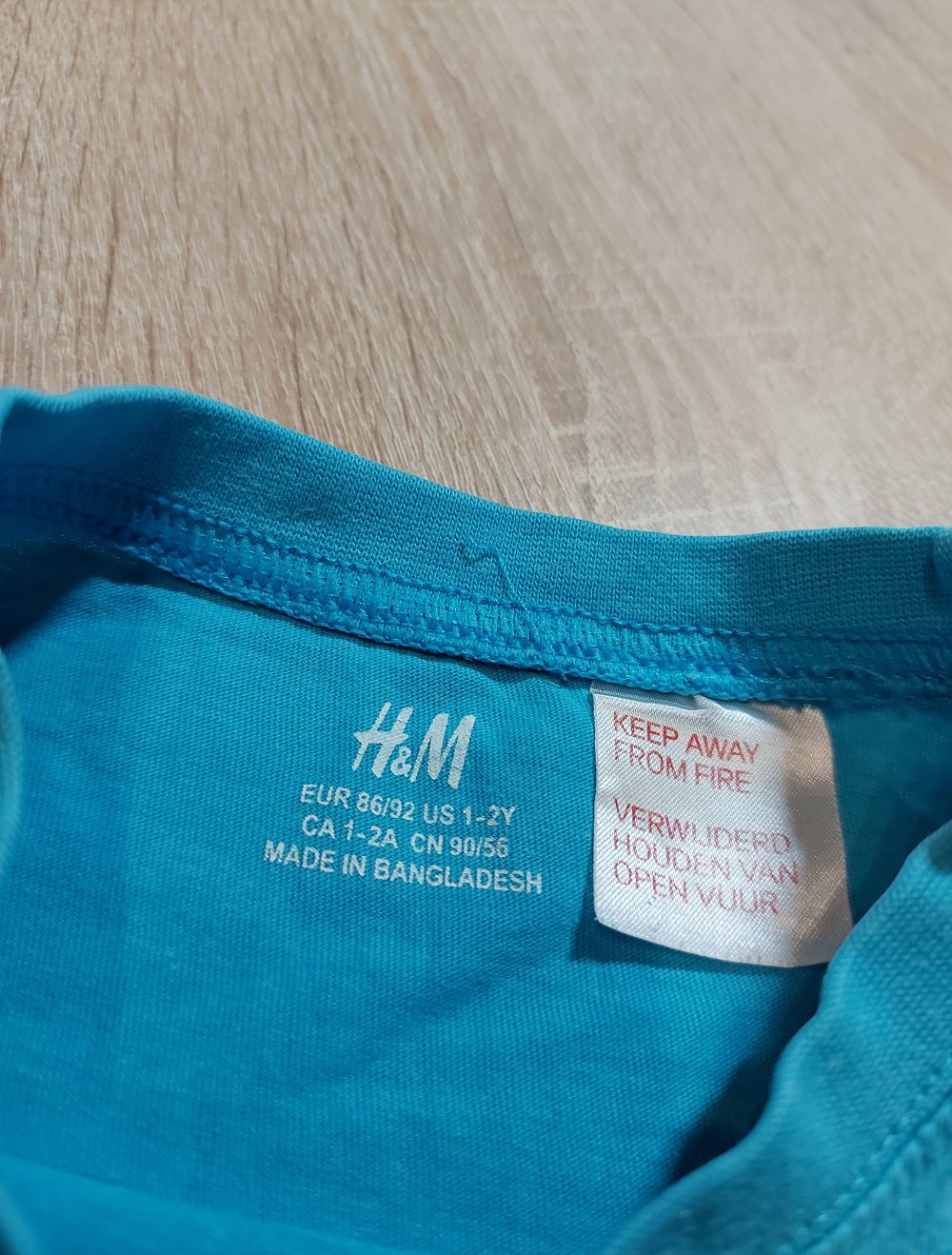 hellblaues T-shirt Größe 86/92 von H&M