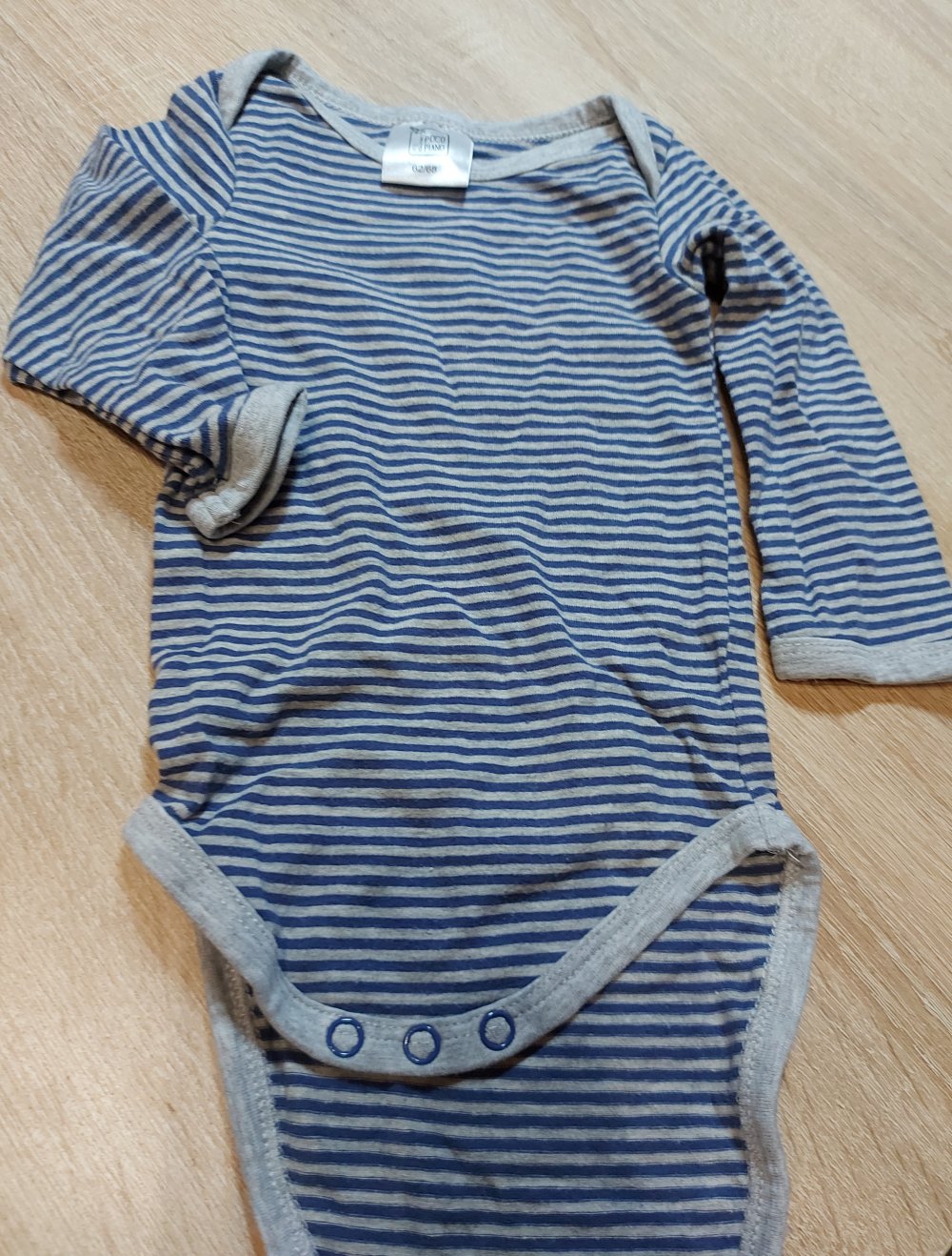 Blau/ Grau gestreifter Langarmbody Größe 62/68 Pocopiano