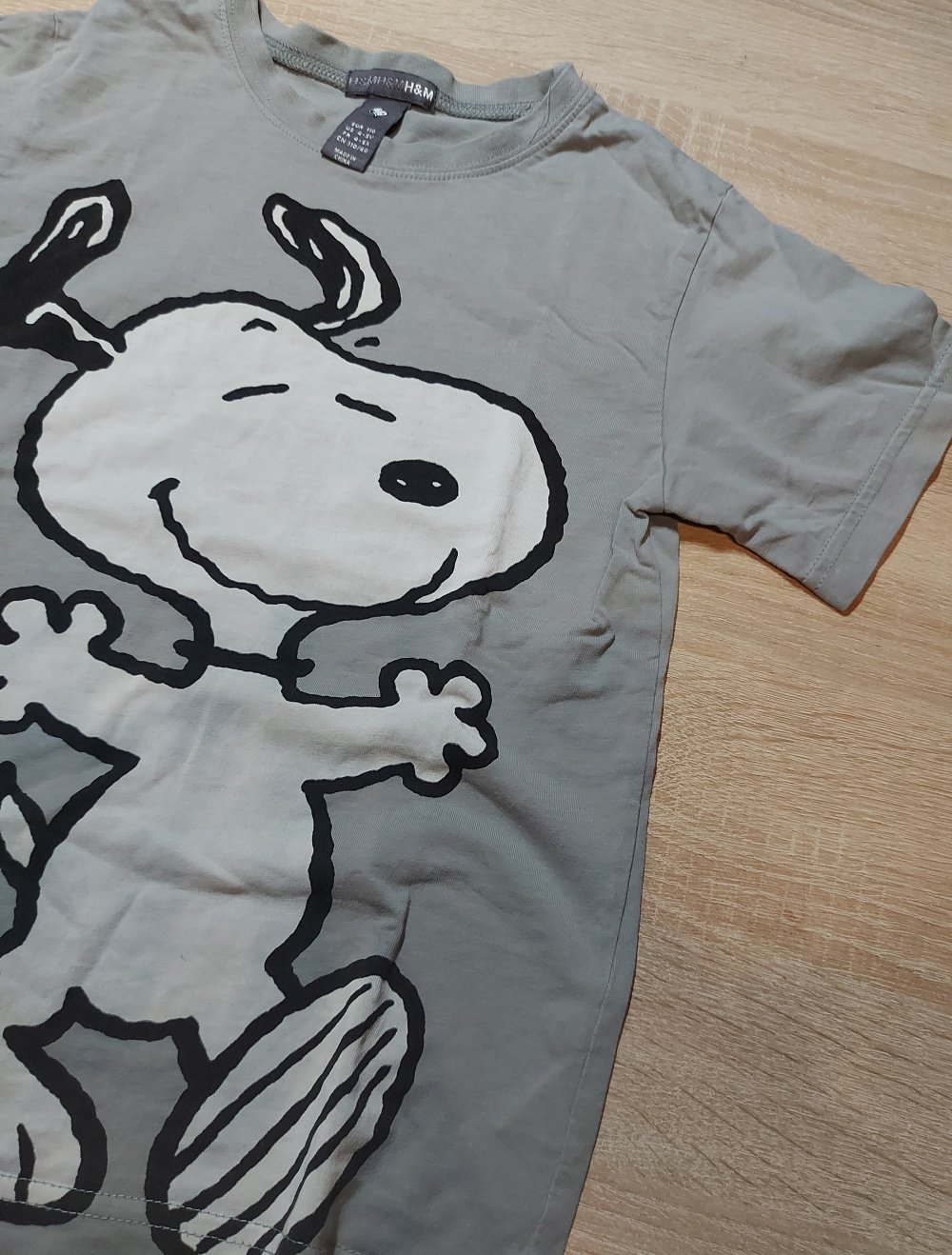 Graues T-shirt mit Snoopy Größe 110 H&M