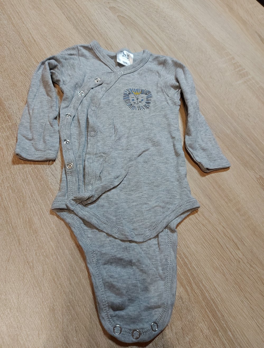 Grau mellierter Langarmbody Größe 62/68 Pocopiano
