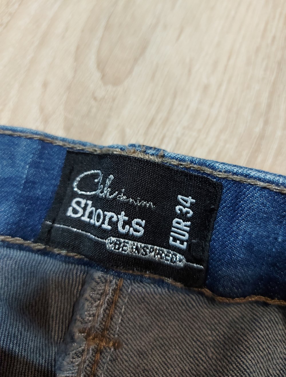 Jeansshorts Größe 34 C&A