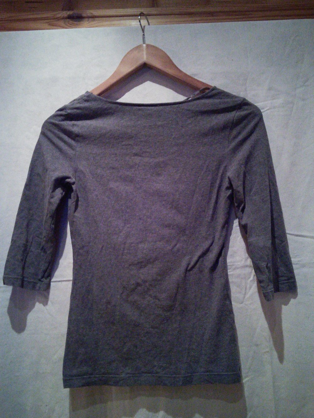 Graues Basic-Shirt mit 3/4-Ärmeln