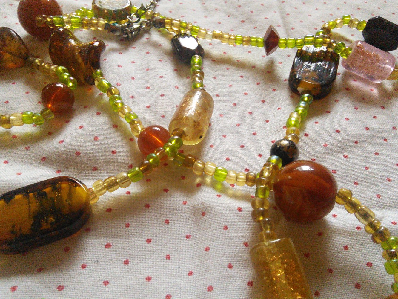 Ausgefallene Kette aus Glas
