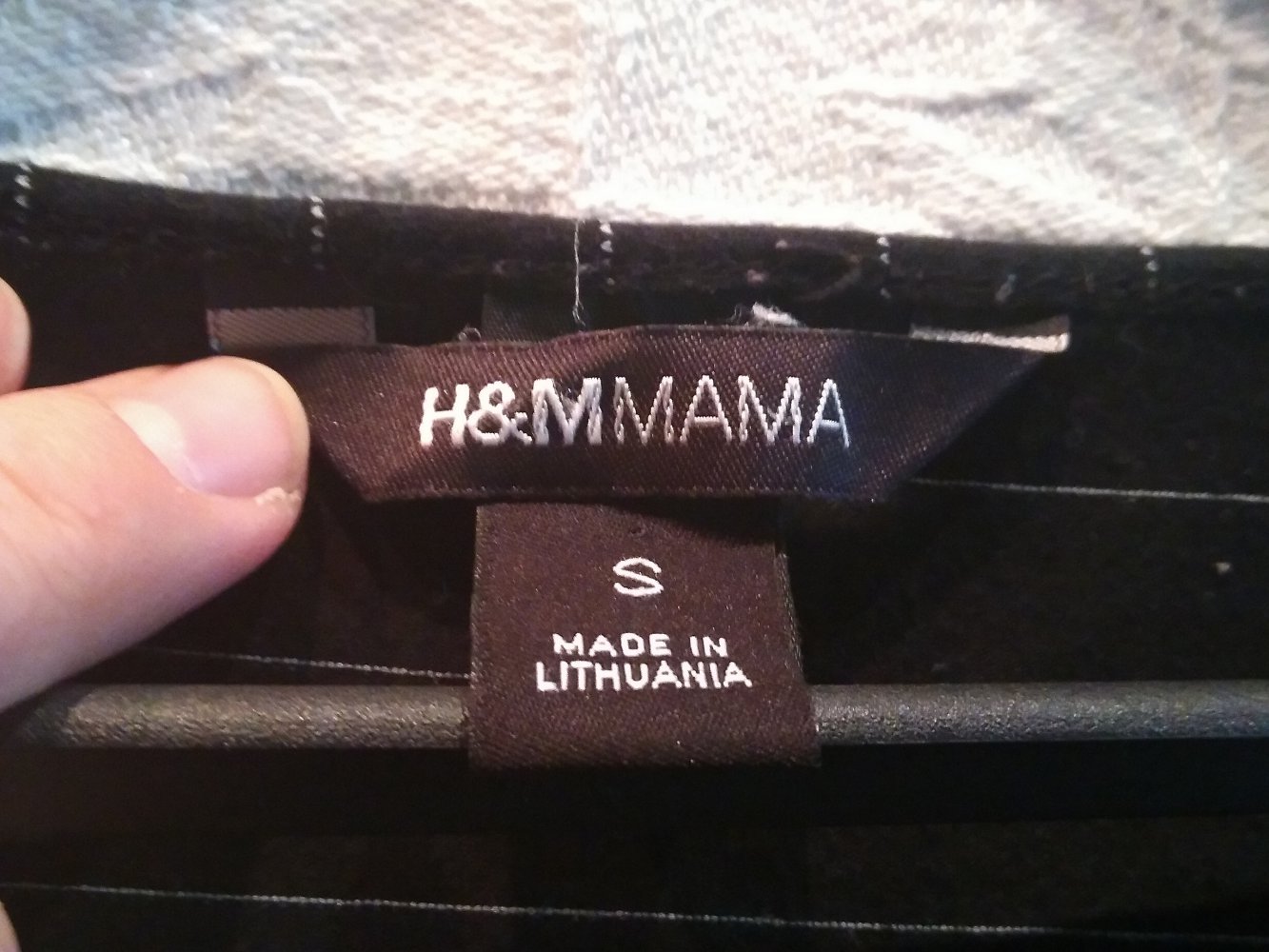 Hübsches schwarzes Langarmshirt auch als Schwangerschaftsshirt 