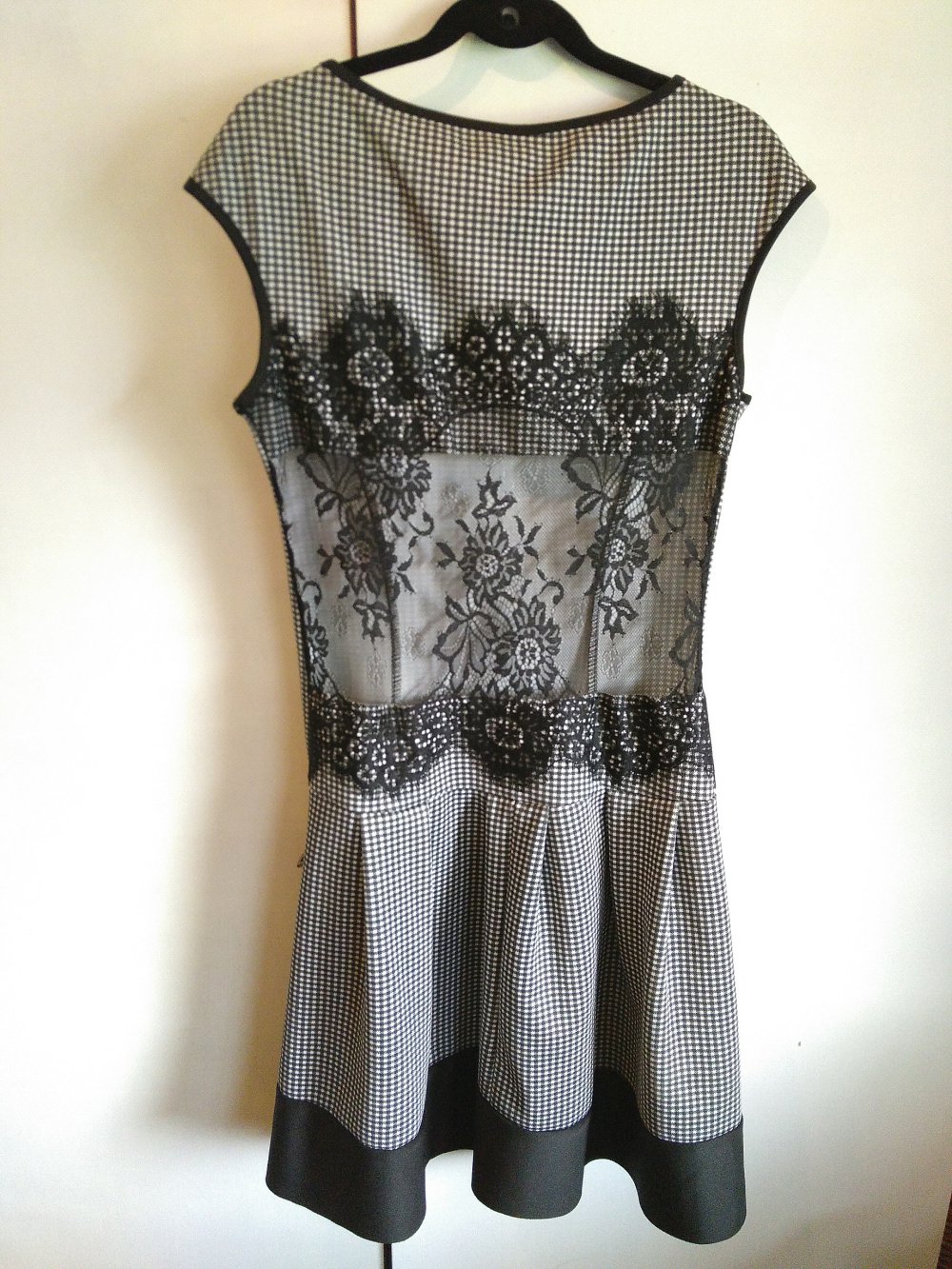 Elegantes Sommerkleid