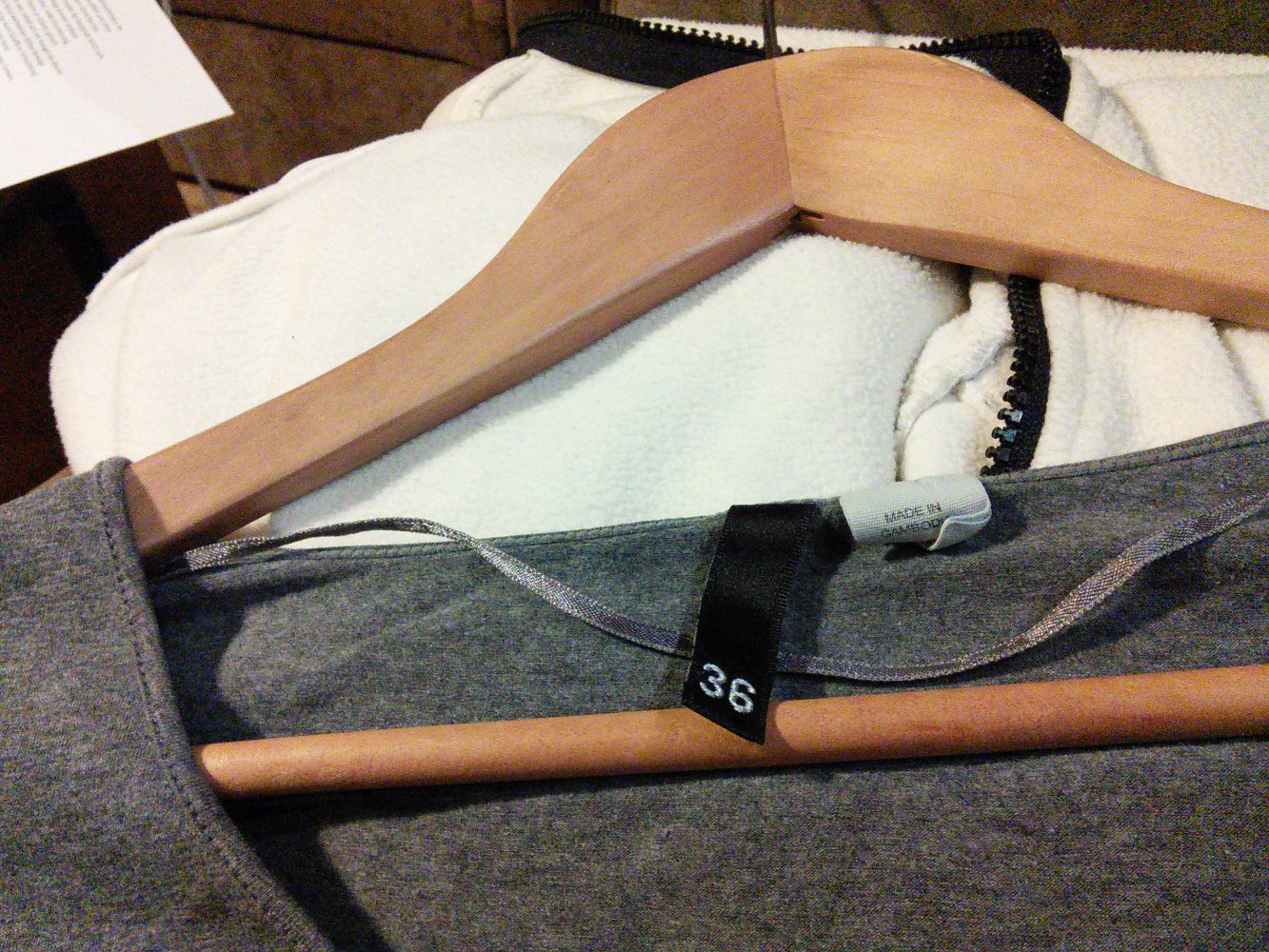 Graues Basic-Shirt mit 3/4-Ärmeln