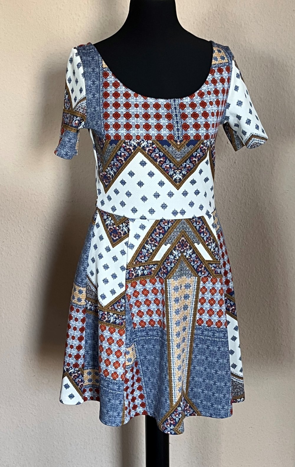 H&M Divided Skater Kleid mit Criss Cross Rücken Gr.36/38