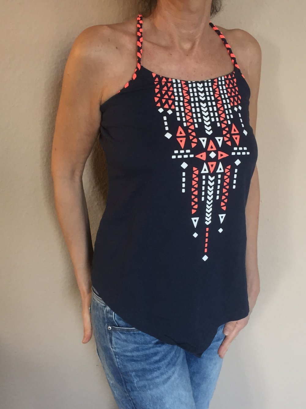 Yigga Sommer Top Shirt Gr.XS (158) mit Neon Aufdruck und geflochtenen Trägern