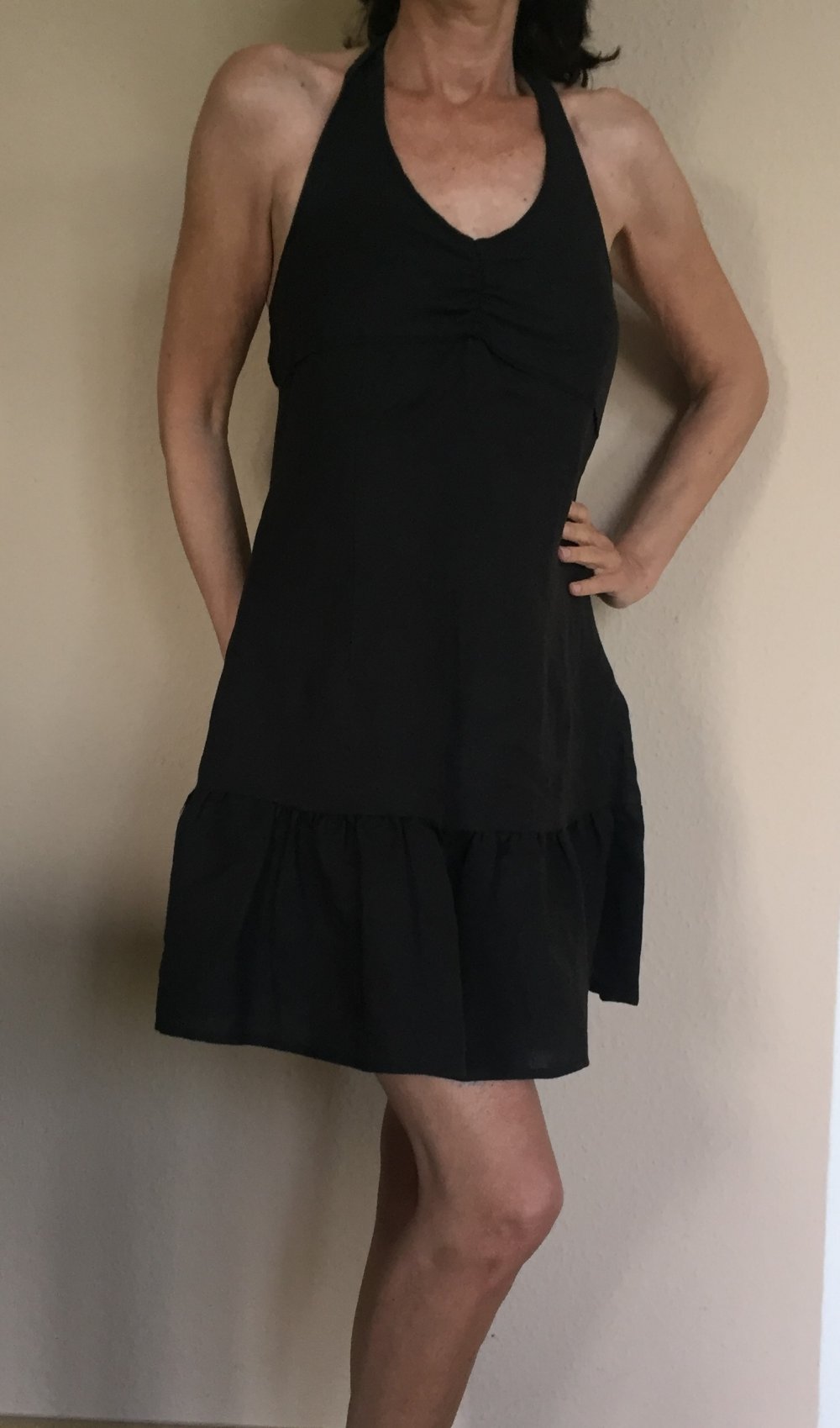 HARPA Neckholder Leinenkleid Gr.S schwarz mit Volants am Saum