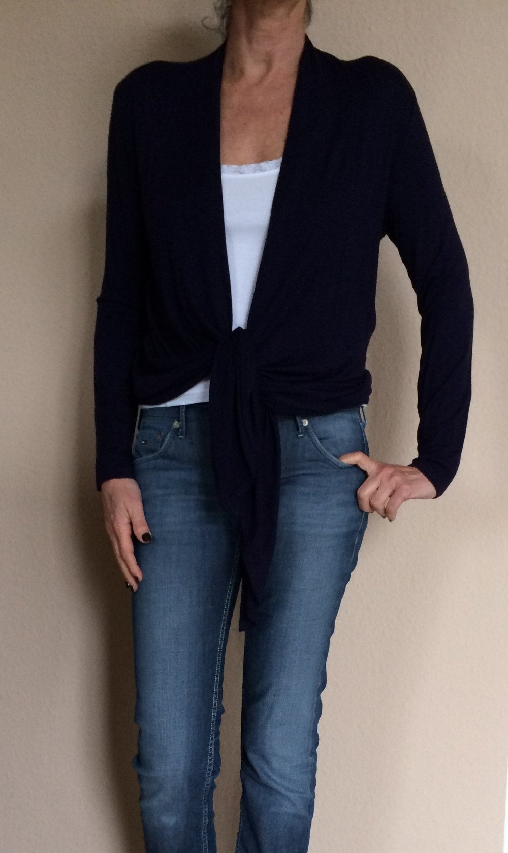 Fließender T-Shirt Cardigan / Bolero Jacke Gr. S/M dunkel lila vorne knotbar