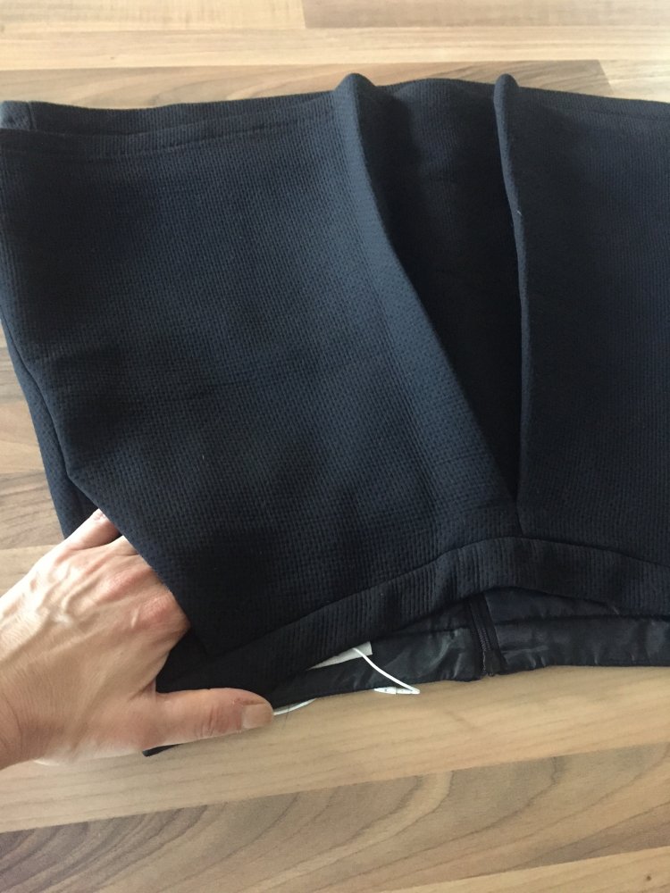 Esprit Waffel Rip Skater Rock Gr.36 schwarz unterfüttert Neu