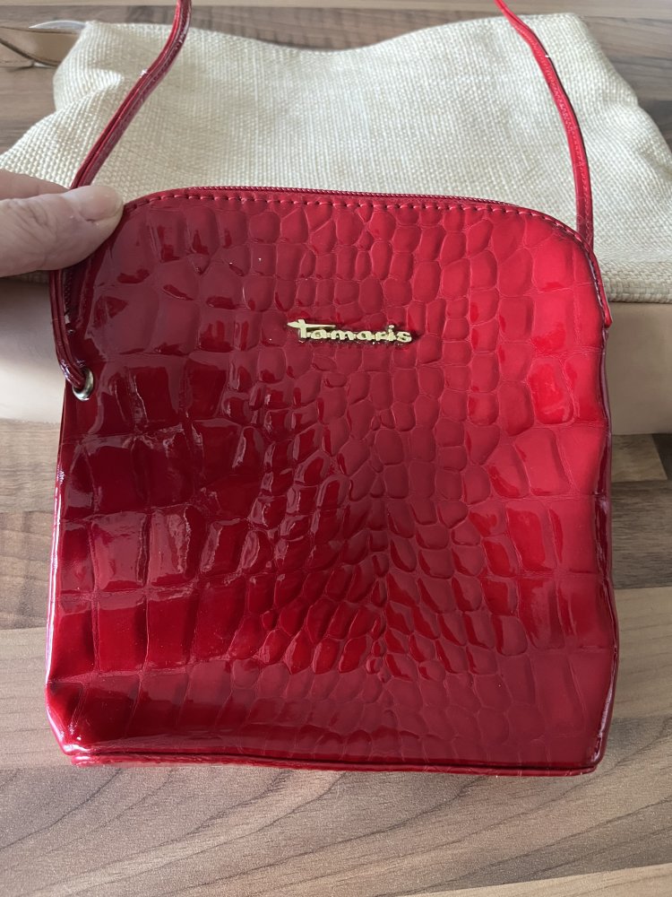 Tamaris Lack Ledertasche mit Kroko Print Prägung rot