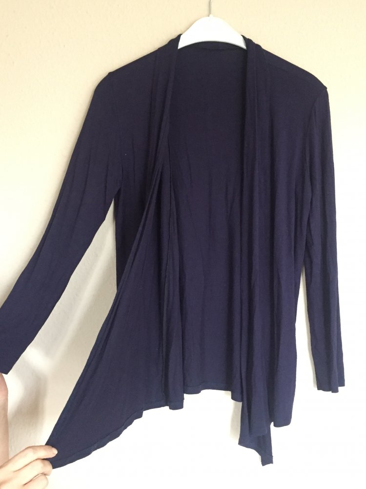 Fließender T-Shirt Cardigan / Bolero Jacke Gr. S/M dunkel lila vorne knotbar