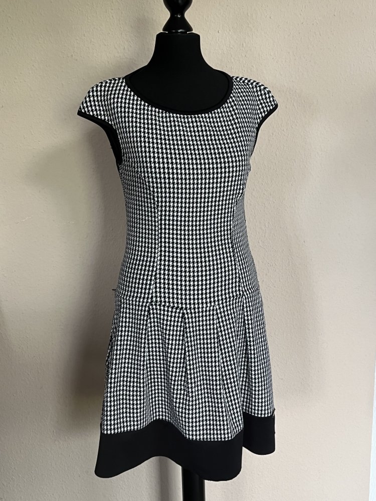 Rinascimento Hahnentritt Skaterkleid mit Spitze Rücken Gr.S/M