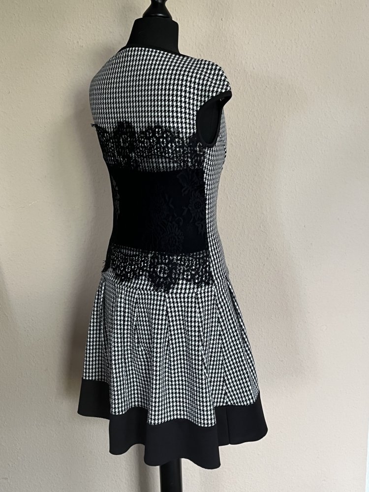Rinascimento Hahnentritt Skaterkleid mit Spitze Rücken Gr.S/M