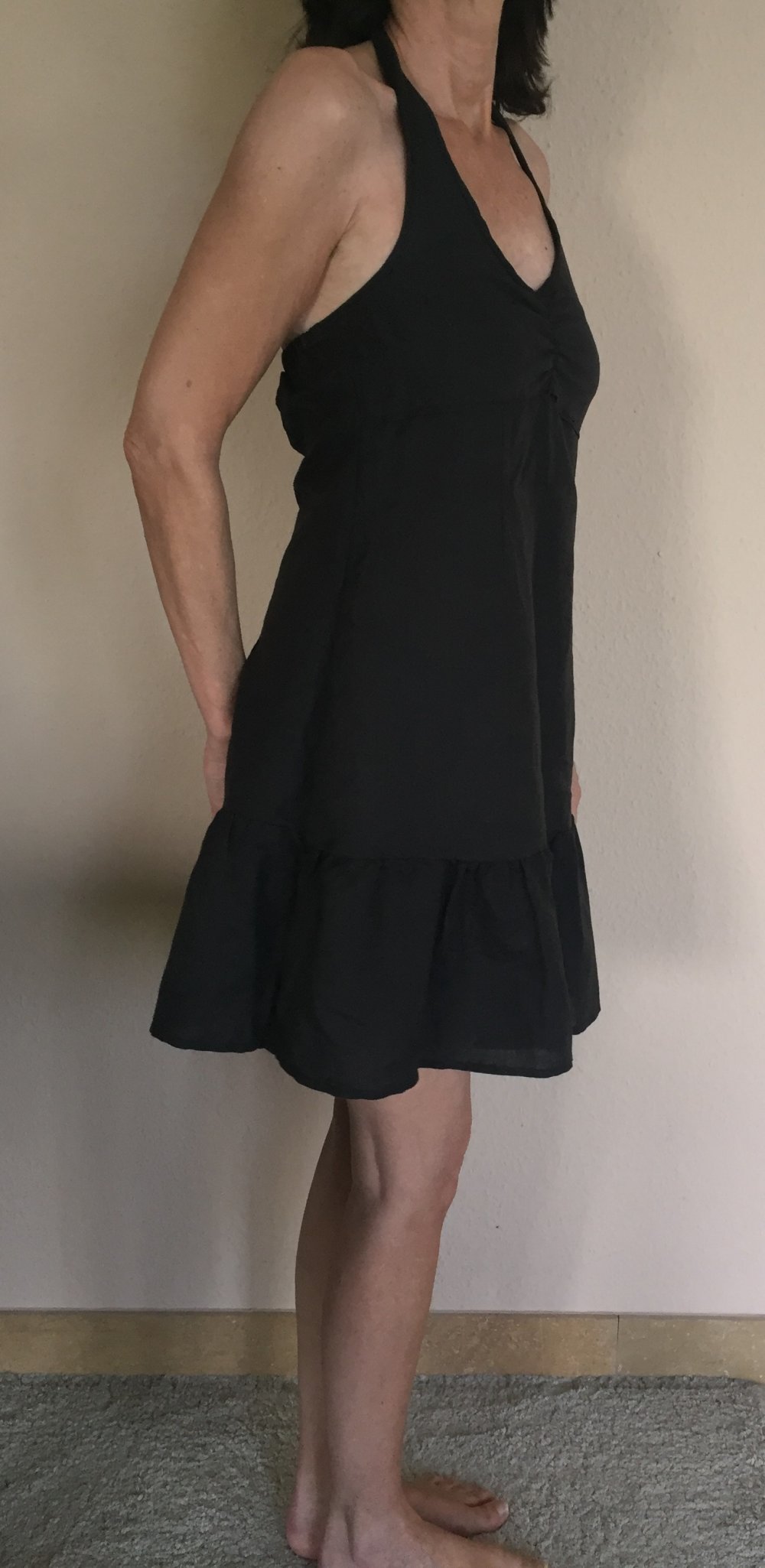 HARPA Neckholder Leinenkleid Gr.S schwarz mit Volants am Saum