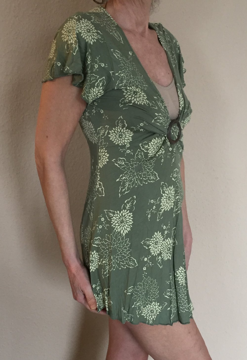 Strand Tunika Kleid Gr.S hellgrün, geblümt mit tiefem Dekolte