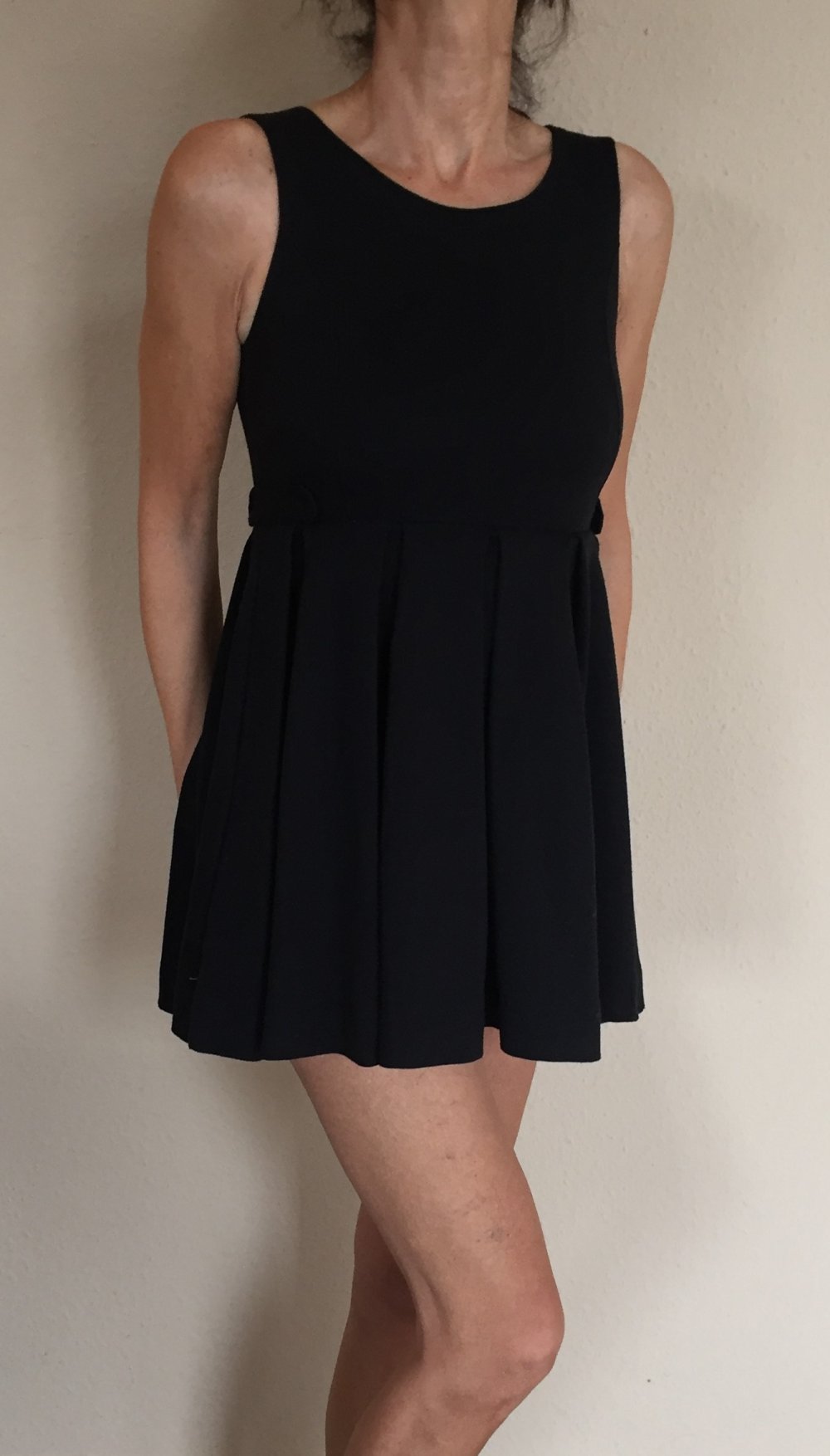 H&M Skaterkleid Gr.XS / 160 Child schwarz mit breitem Rockteil,
