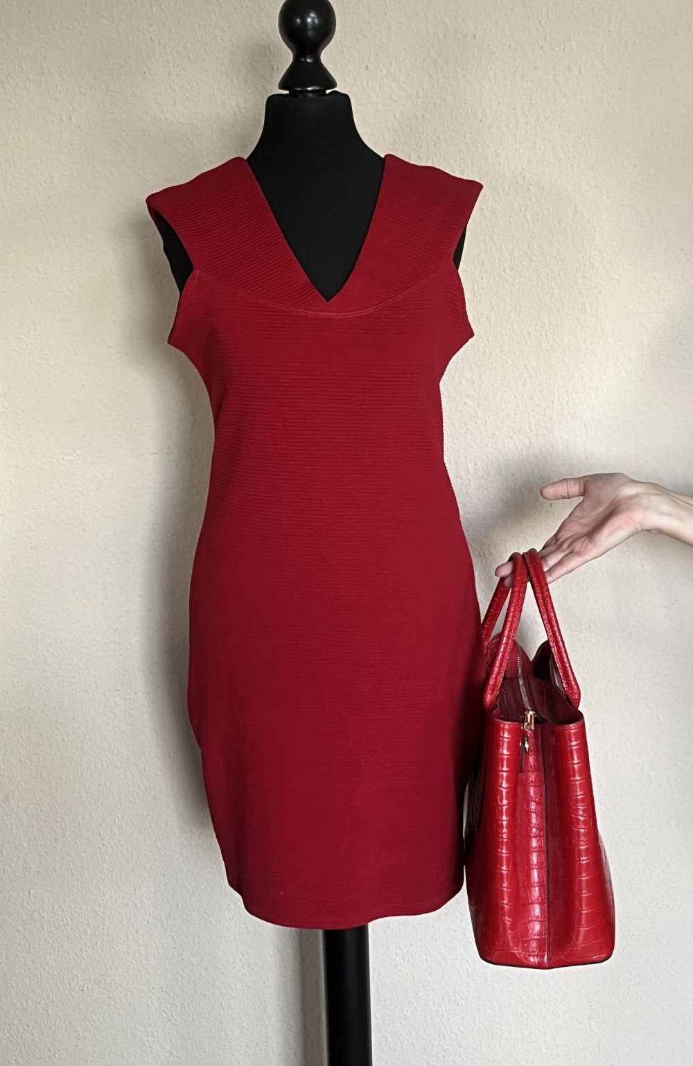 Mango Casual Stretch Kleid in Fein Rip Optik Gr.M rot