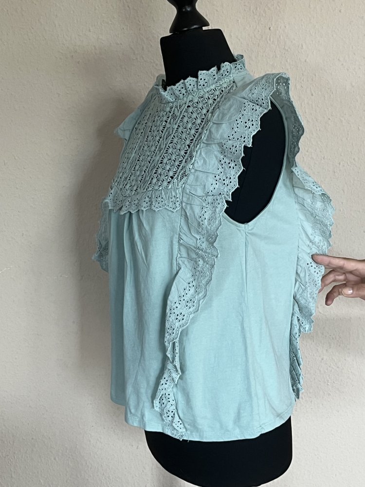 MNG Stickerei und Volants Blumen Bluse Gr.S mintgrün