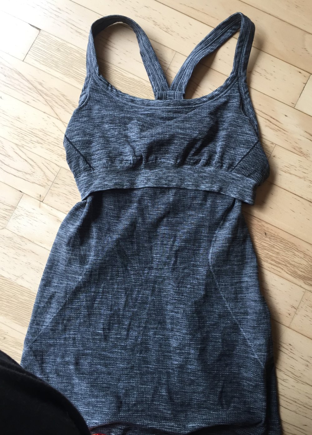 H&M Sport Top mit eingenähtem BH Gr.S Feinripp grau