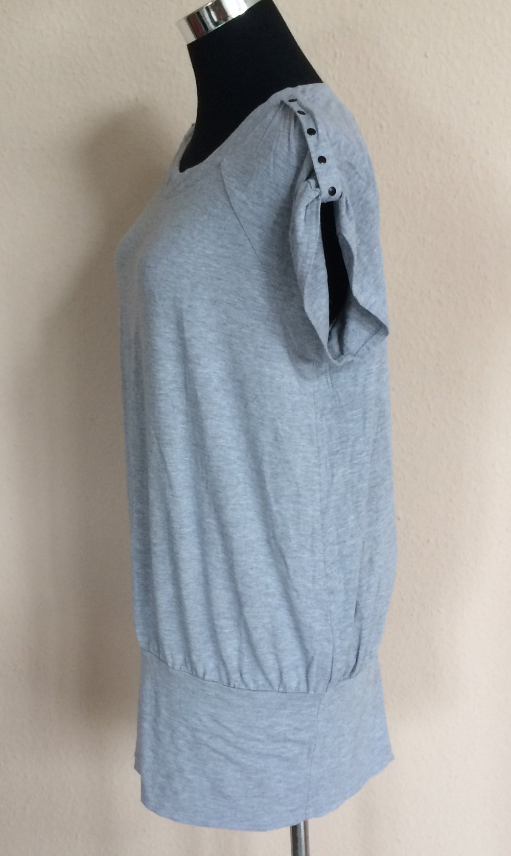 TCM leichtes Sommer T-Shirt Kleid Gr.38 hellgrau kurz Arm mit Nieten