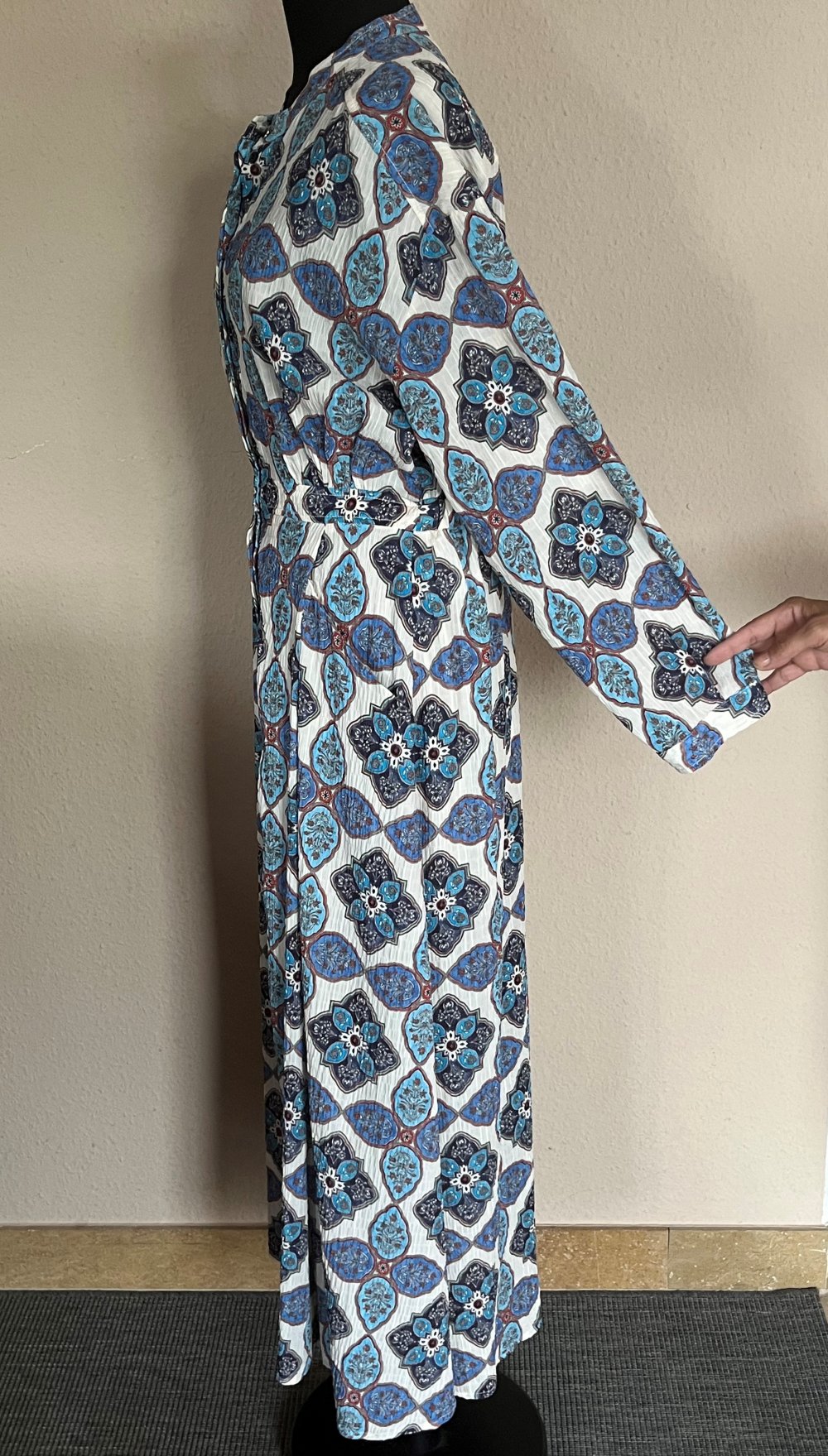 Claudie Pierlot Midi / Maxikleid Gr.M mit Schlitzen mittig gerafft