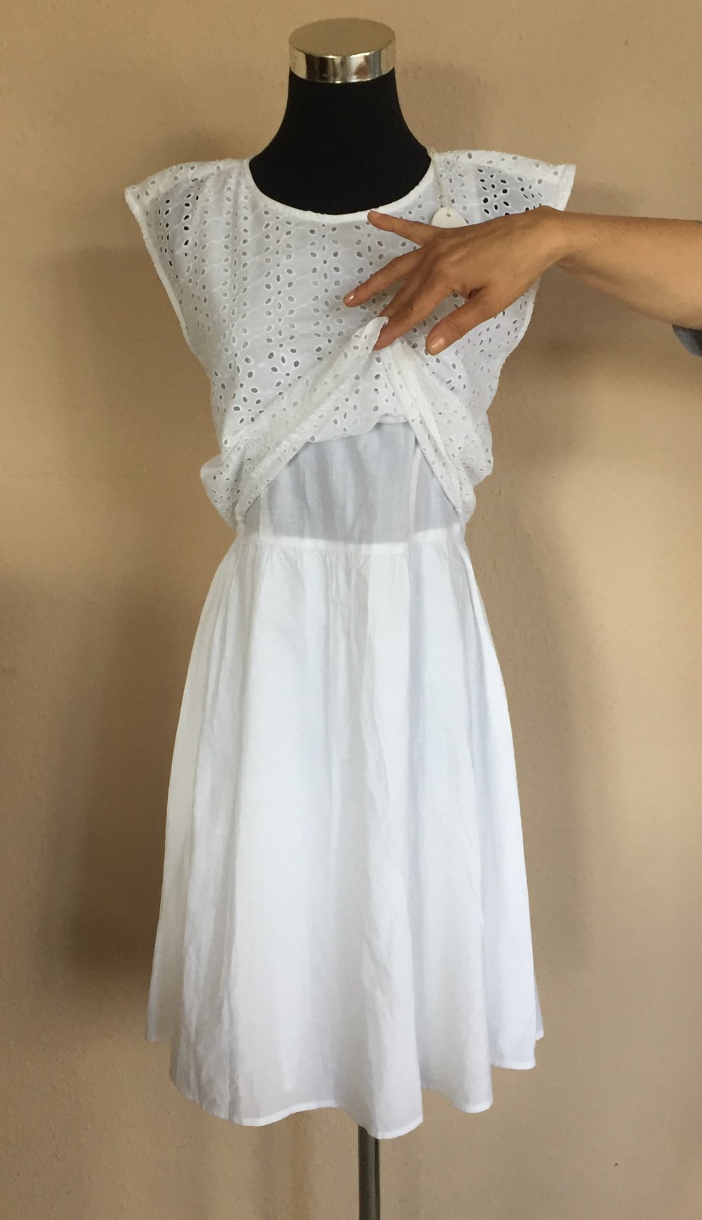 Esprit Sommerkleid schneeweiß mit Cut Out Stickerei Gr.XS inkl. Unterkleid, Neu mit Etikett Neupreis 60€